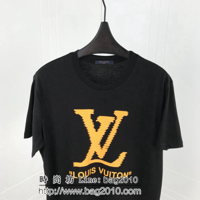 LV路易威登 19早春新款 大LV字母印花 白色純棉 男款短袖 ydi1973